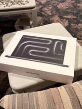 Apple 2025 MacBook Pro Laptop with M5 chip (Brand New) 14.2 inches 16/512GB