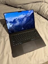 MacBook Pro 14-inch Laptop - M5 chip - 32GB Memory - 500gb SSD - Space Black